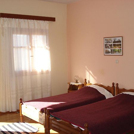 Zephyros Hotel Vitina Ngoại thất bức ảnh