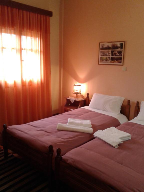 Zephyros Hotel Vitina Ngoại thất bức ảnh