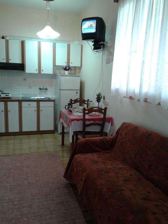 Zephyros Hotel Vitina Ngoại thất bức ảnh
