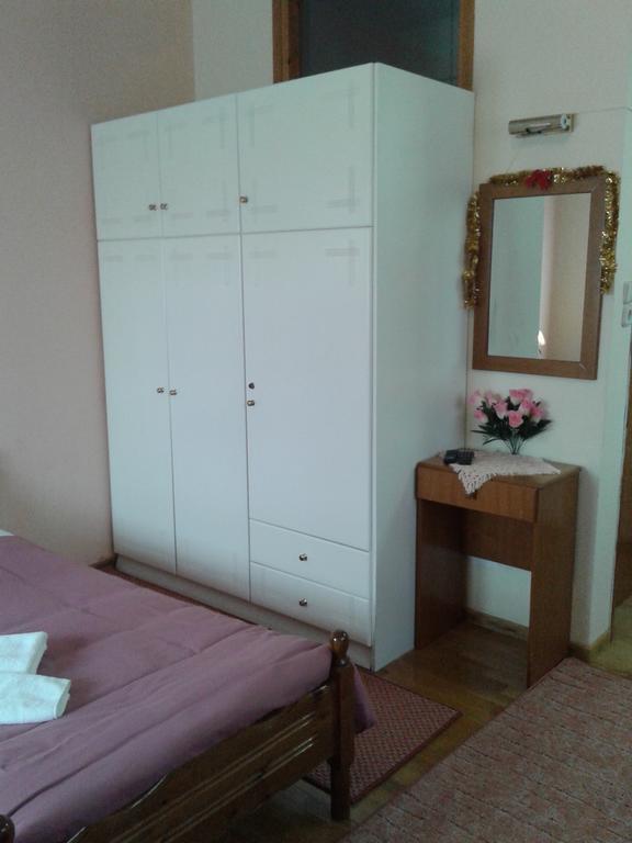 Zephyros Hotel Vitina Ngoại thất bức ảnh